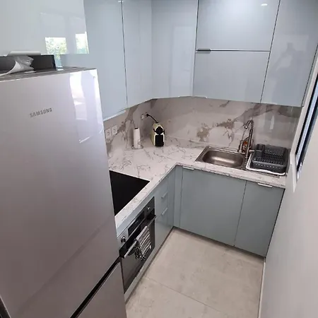 2-room In * Cannes